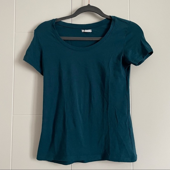 3/$25 Turquoise Scoopneck T-Shirt - Picture 1 of 3